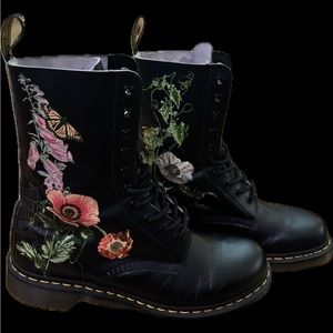 🚨Rare🚨Dr. Martens Wild Botanical Combat Boots